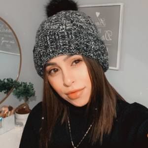 Meet your Posher, Perla